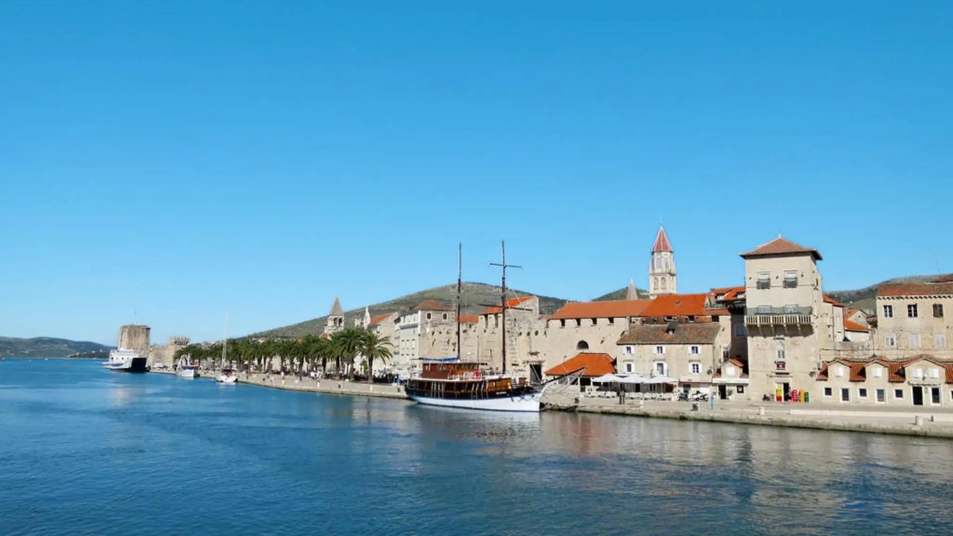 Apartments Sollis Trogir 0*,